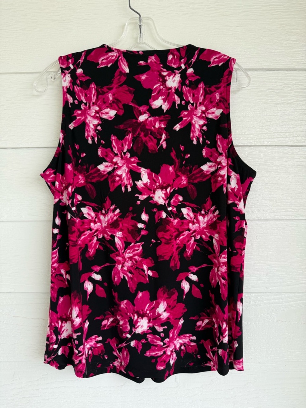 NEW Anne Klein Sleeveless Floral V-Neck Top Fuchsia Pink Black White Size Small - Picture 3 of 10